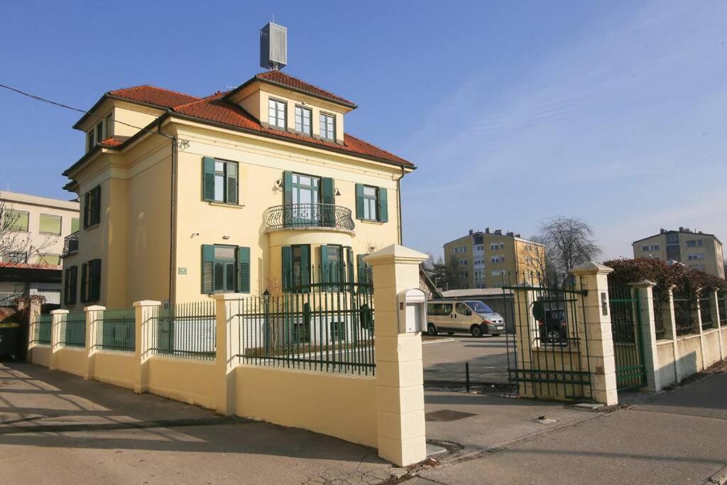 Budget Dbl Studio Free Breakfast Ljubljana Ngoại thất bức ảnh